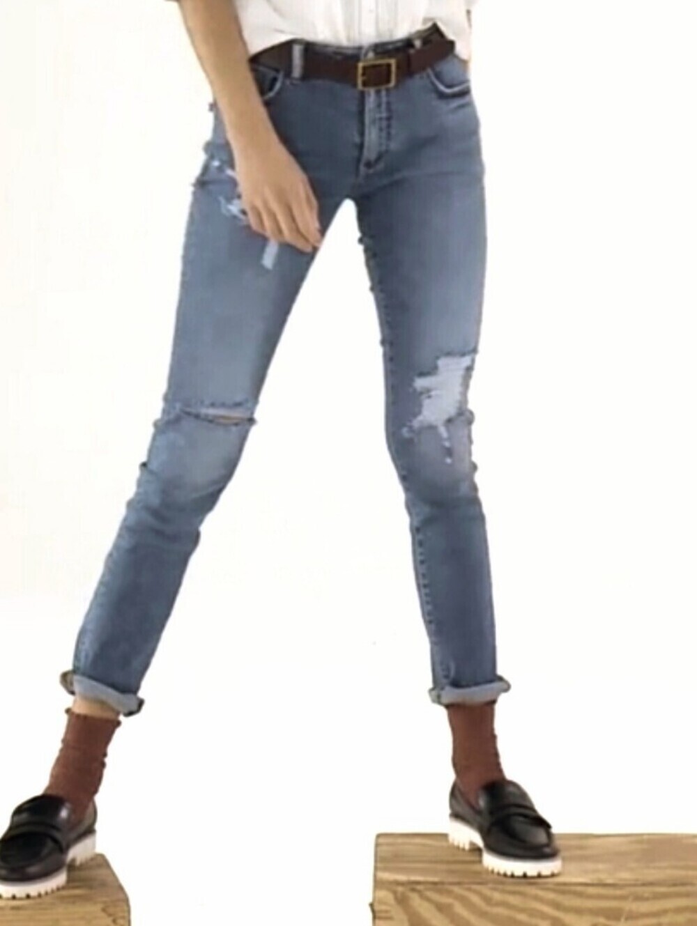 Anthropologie Pilcro Distressed Slim Boyfriend Crop Jeans